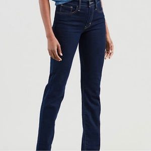 Levi’s 724 High Rise Straight Leg Demin Jeans
